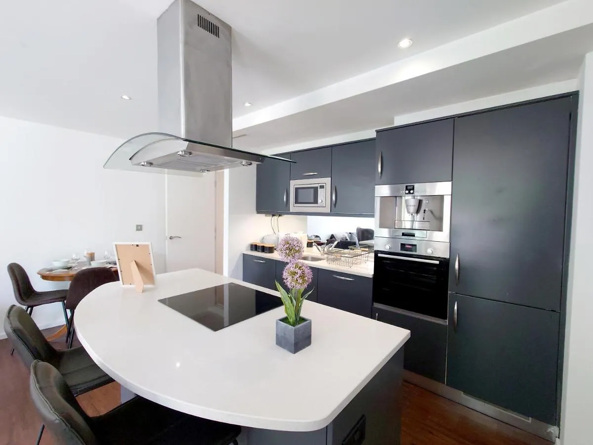 Fully Serviced Two Bed Apartment By Excel & O2 London United Kingdom
