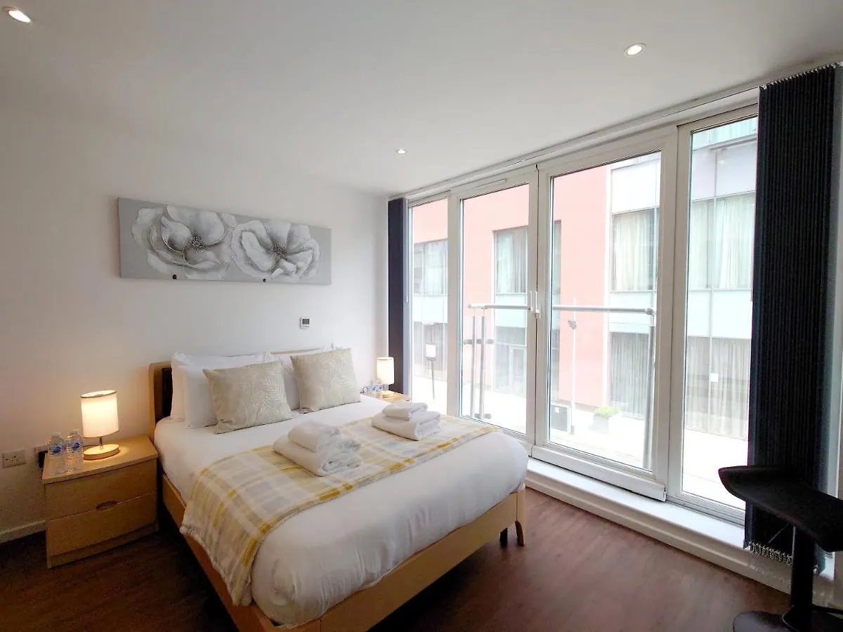 Fully Serviced Two Bed Apartment By Excel & O2 London United Kingdom