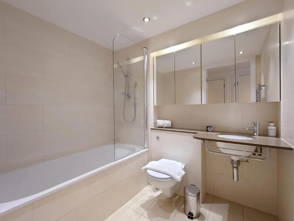 Fully Serviced Two Bed Apartment By Excel & O2 London 0*,