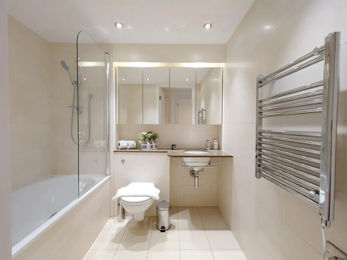 Fully Serviced Two Bed Apartment By Excel & O2 London