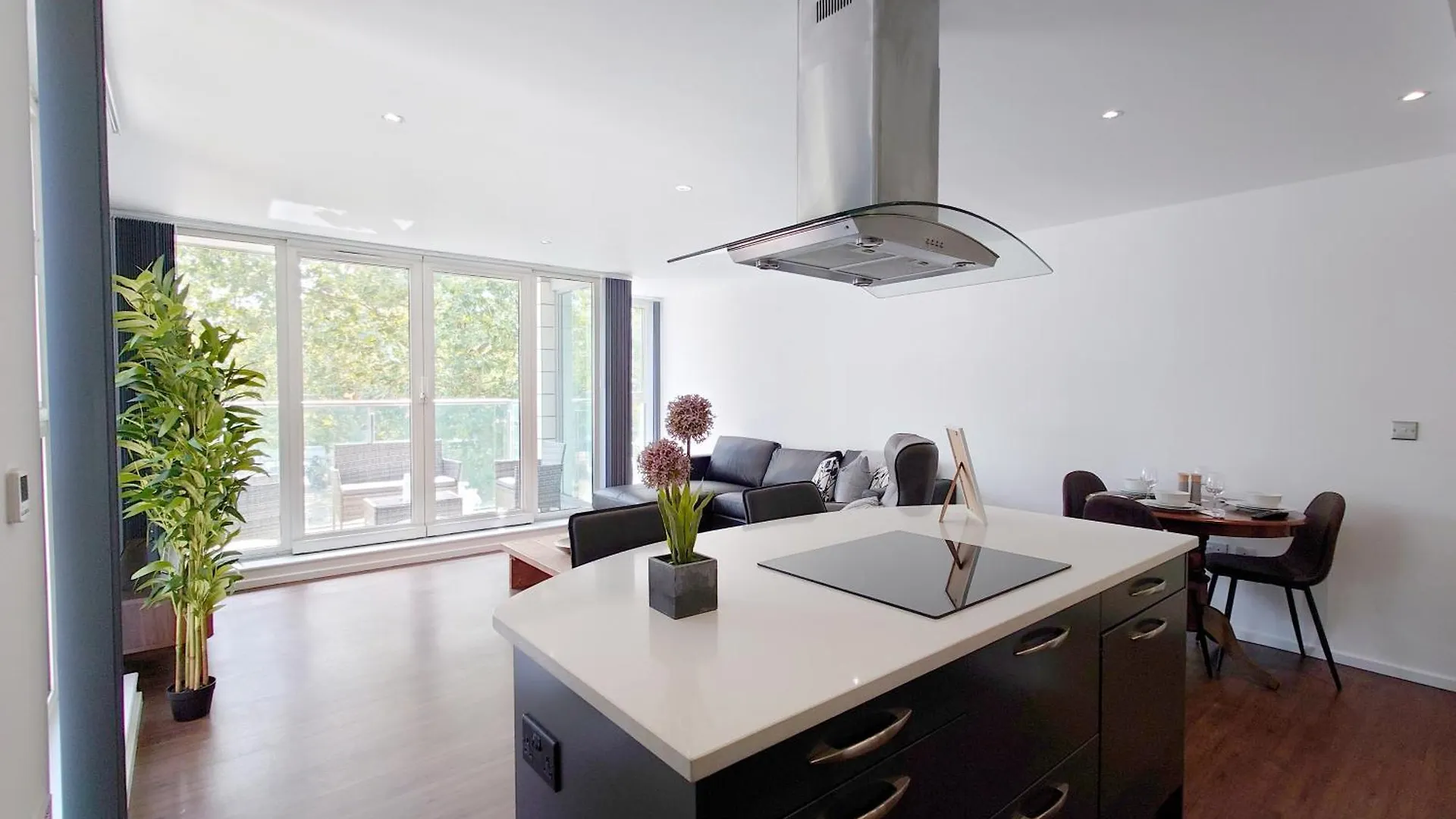 Fully Serviced Two Bed Apartment By Excel & O2 London United Kingdom