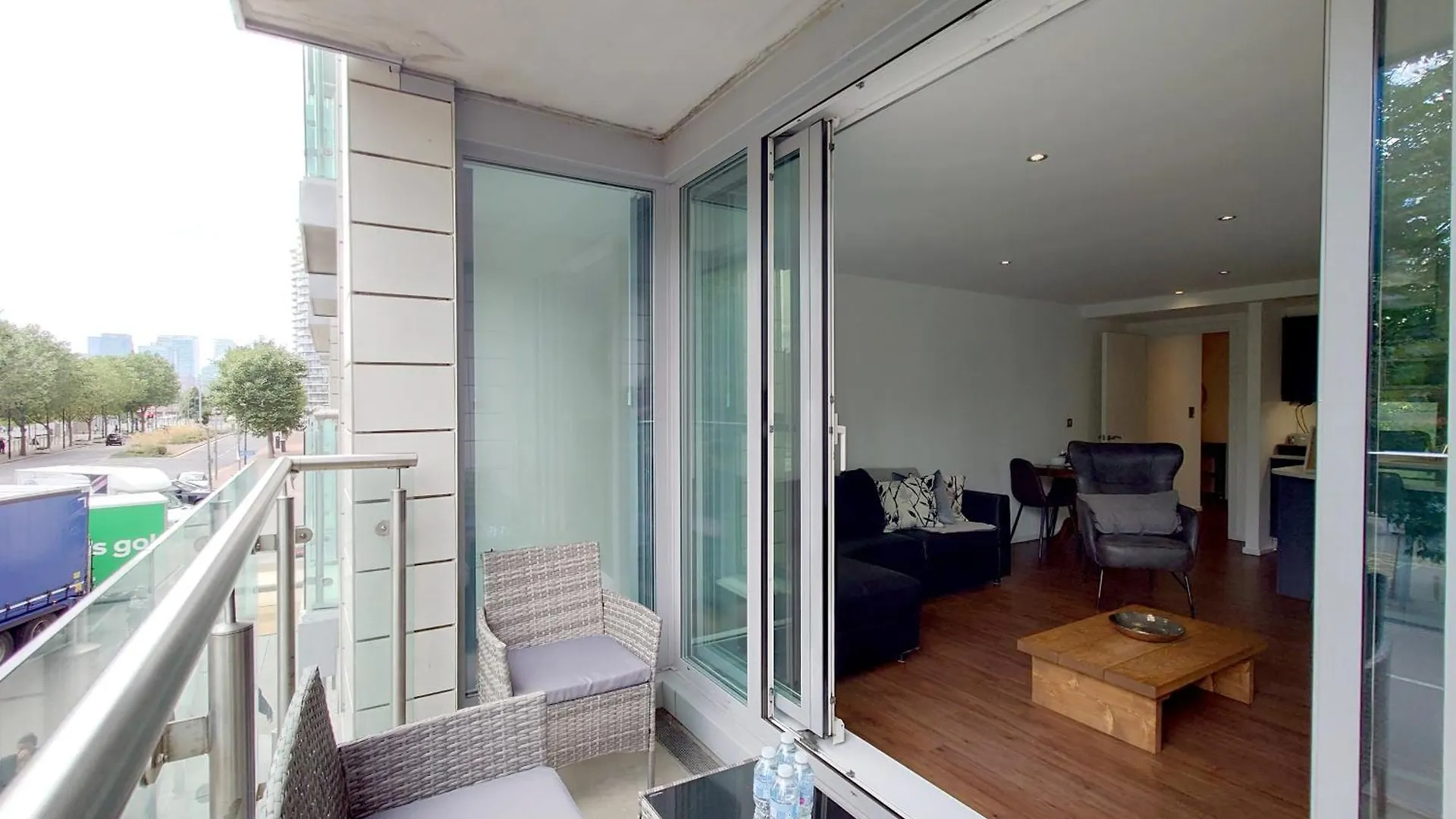 Fully Serviced Two Bed Apartment By Excel & O2 London 0*,  United Kingdom