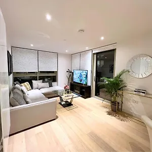  Apartment Stylish Docklands